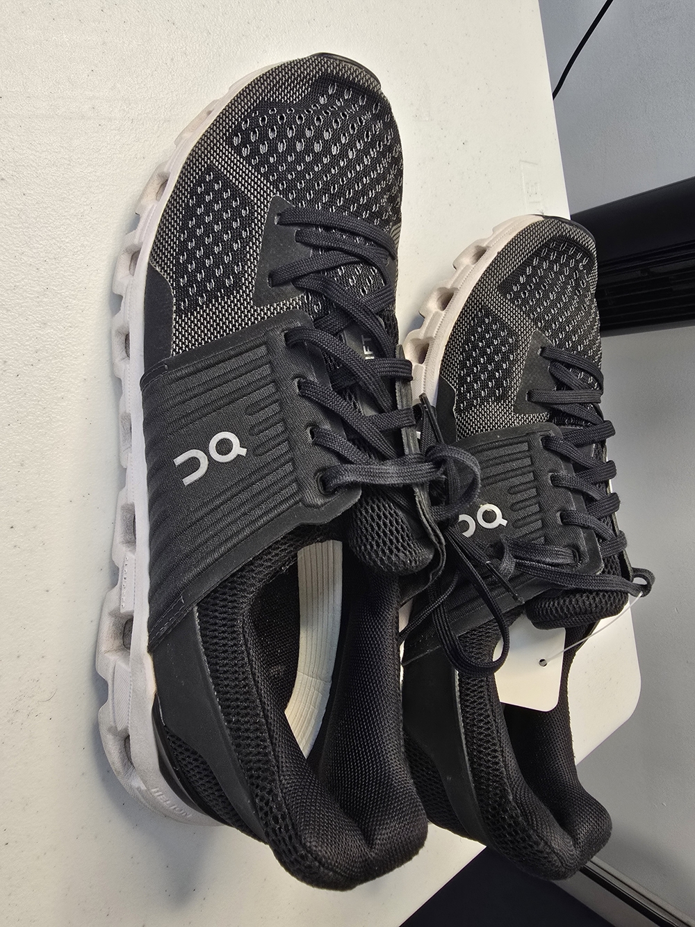 On Running Cloud Women Black Athletic Sneakers